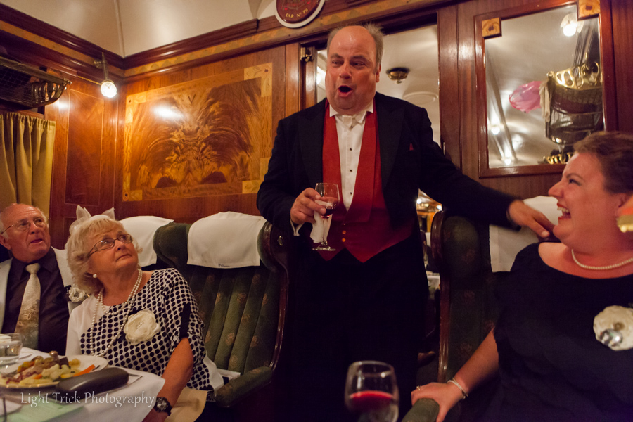 murder mystery actor with guests